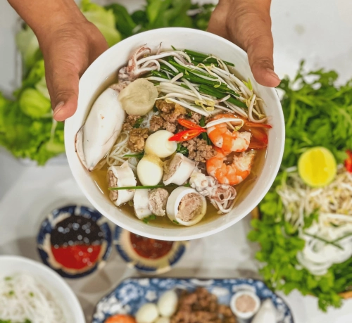 Hủ tiếu mực thập phẩm