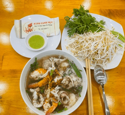 Hủ tiếu mực thập phẩm