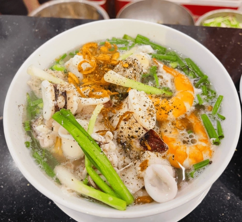 Hủ tiếu mực thập phẩm